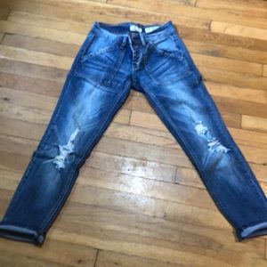 Indigo rein distressed crop jean